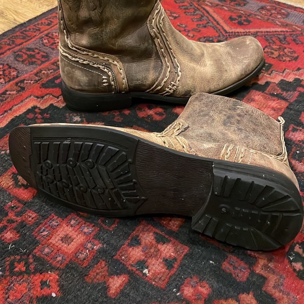 BED STU Mens distressed leather boots zip up